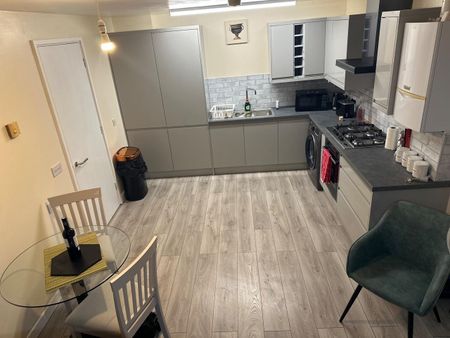 Cundy Road, London - Photo 4