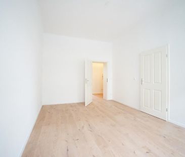 * frisch renoviert * 2-Raum Wohnung mit Balkon in guter Lage * - Photo 4