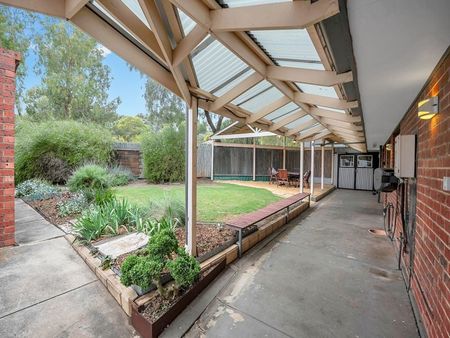 Spacious family home - Photo 3