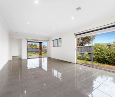 BEAUTIFUL FAMILY HOME - Photo 1