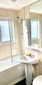 1 Bed Flat, Boultwood Road, E6 - Photo 4