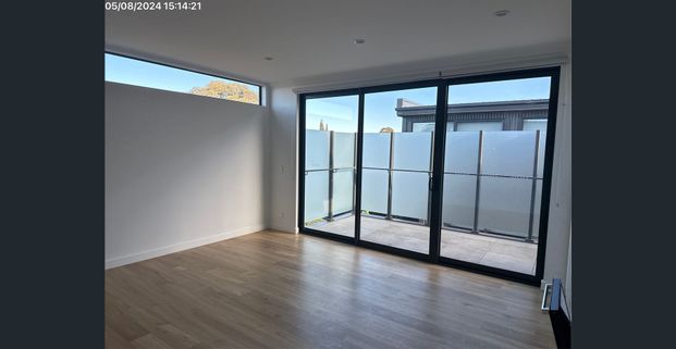 Great Apartment with all the Mod Cons - Great Location! - Photo 1