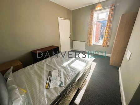 4 bedroom terraced house to rent - Photo 5