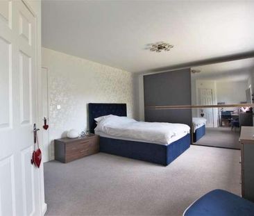 Pyrford, Woking, GU22 - Photo 2