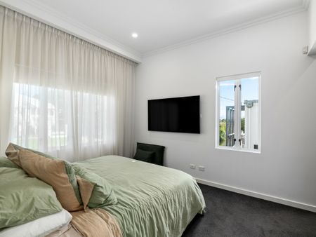 28 Dickens Street, Norman Park QLD 4170 - House For Rent | Domain - Photo 3