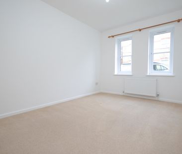 2 bed flat to rent in Apex Court, 82 Avenue Road, BH23 - Photo 1