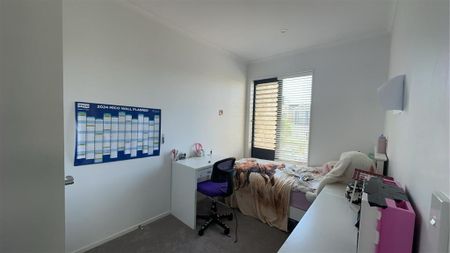 Modern 3-Bedroom Home with 2 Bathrooms in Hobsonville - Photo 5
