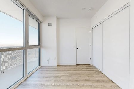 8 Interchange Way #5301 - Photo 3