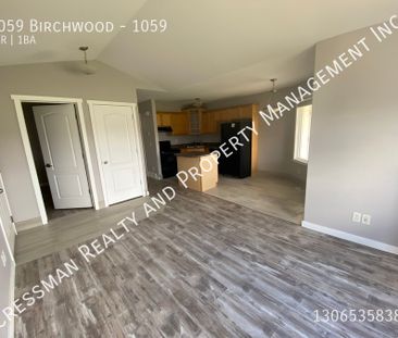 Upper level condo in South Regina - Photo 2