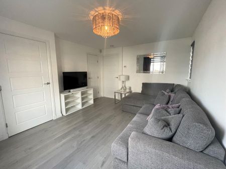 3 bedroom semi-detached house to rent - Photo 2