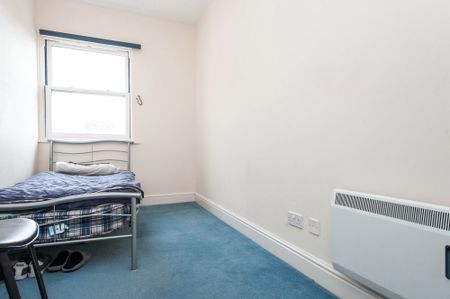 2 bedroom apartment to rent Winchcombe Street, Cheltenham, GL52 - Photo 4