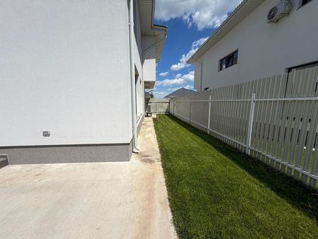 Vila napoletana | de inchiriat | 4 camere | zona Tunari | - Fotografie 4