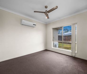 Freshly Renovated 4-Bed Family Home – Space, Comfort & Prime Location - Photo 6