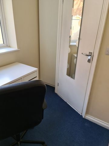 Room in a Shared House, Dolphin Court, CV4 - Photo 5