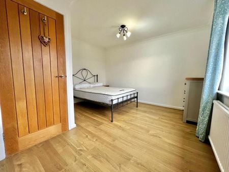 2 bedroom terraced house to rent - Photo 2