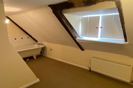 4 bedroom terraced house to rent - Photo 5