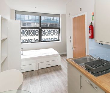 Crown House, - Photo 3