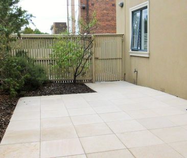 Spacious private courtyard awaits - Photo 5