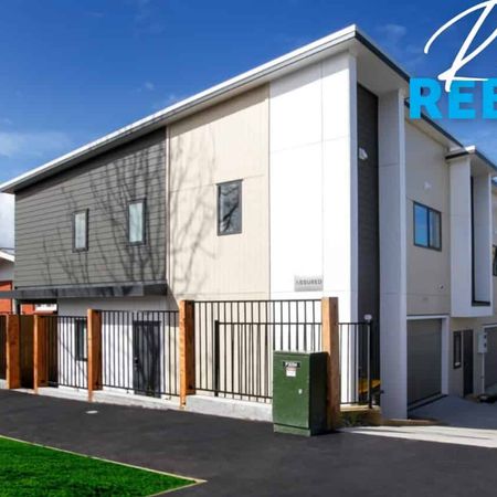 RENT REBATED FIRST 4 WEEKS! Love the Location! - Photo 4