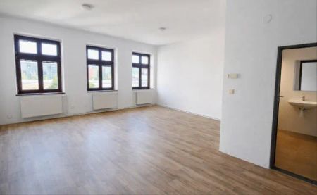 Prostorný byt 1+1 na náměstí - Фото 3