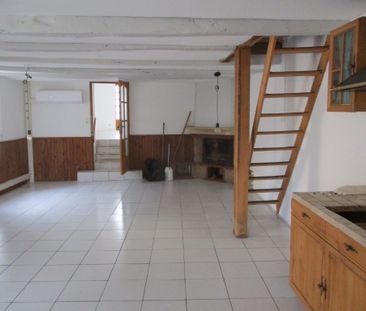 Location Maison 5 pièces 174m² CHATEAU GARNIER 86350 - Photo 1