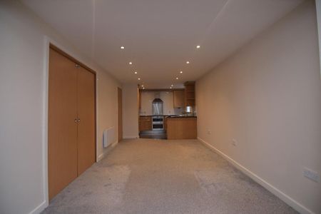 2 bedroom apartment to rent - Photo 4