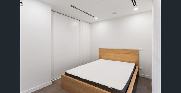 Amazing 1-bedroom apartment in South Yarra - Photo 1