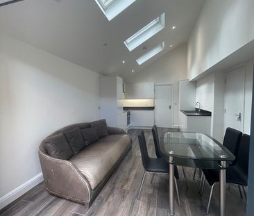 Room in a Shared Flat, Emmanuel House, CR2 - Photo 4