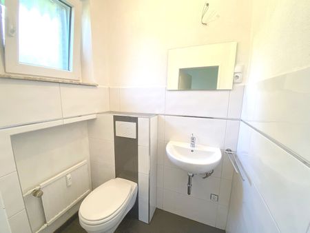 Irrel: Dreizimmerwohnung mit großer Terrasse, Garten, Stellplatz und nur 3 km bis Luxemburg - Photo 4