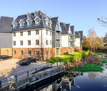 Woking, Surrey, GU21 - Photo 3