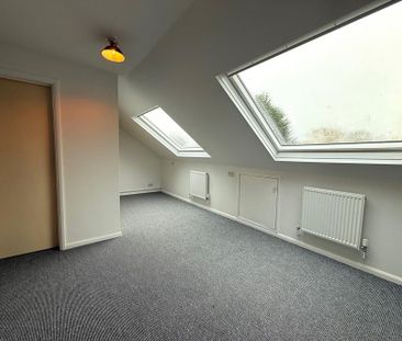 4 bedroom semi-detached bungalow to rent - Photo 2
