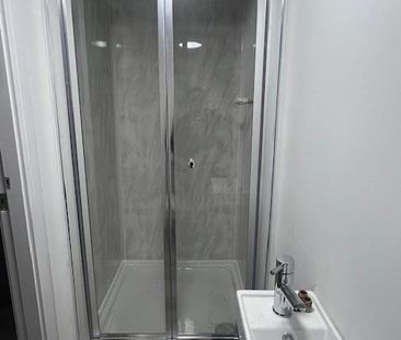 1 Bed Flat, Meanwood Road, LS6 - Photo 6