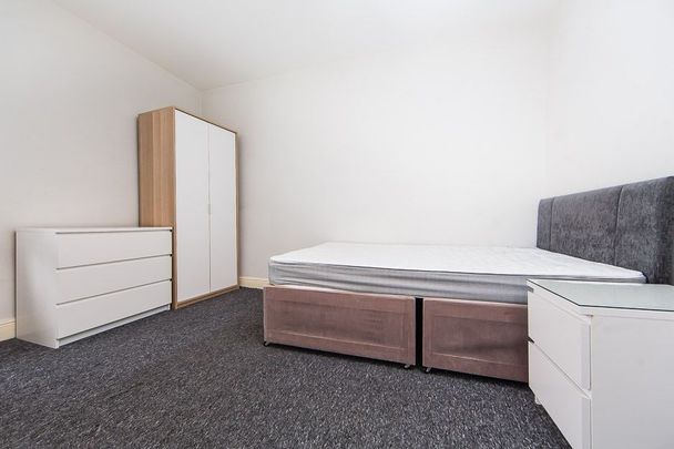 Hartley Avenue, Woodhouse, Leeds - Photo 1