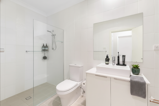 Executive Lifestyle: Stylish One-Bedroom in Prime Wahroonga - Photo 1
