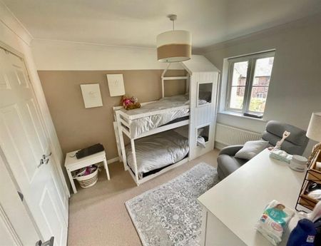 4 Bedroom Semi Detached To Let - Photo 4