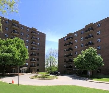 Kingsberry Towers | 185 & 195 Berkshire Dr., London - Photo 1