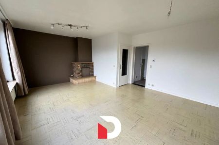 Lichtrijk gerenoveerd appartement, 3 slaapkamers en garagebox - Photo 5