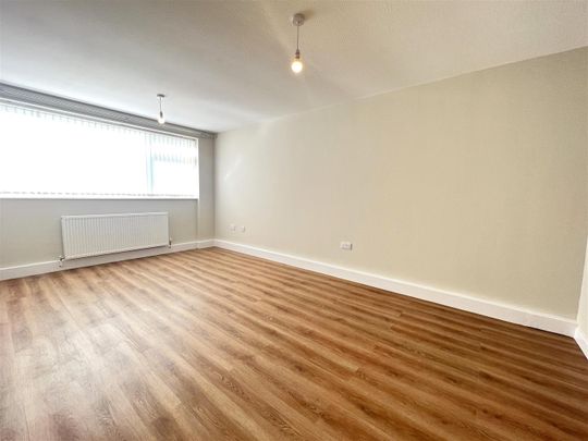 Garrick Close, Coventry - Photo 1