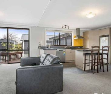3-Bedroom Modern Home - Photo 5
