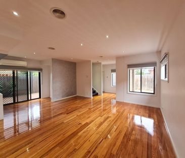 2/52 Ashleigh Crescent, Meadow Heights - Photo 5