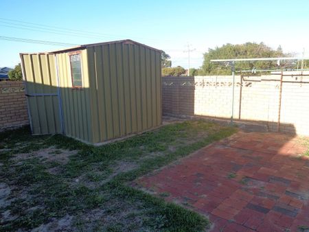 Great Location Duplex - Photo 2