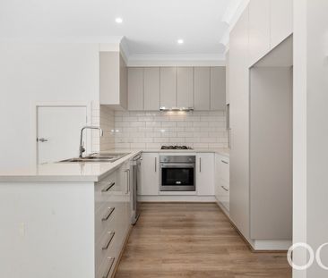 Open the Door to Modern Comfort - Photo 6