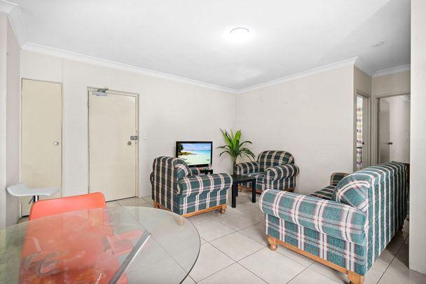 NEAT & TIDY TWO BEDROOM UNIT! - Photo 1