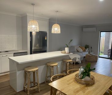 29 Modena Road, Fraser Rise VIC 3336 - House For Rent | Domain - Photo 1