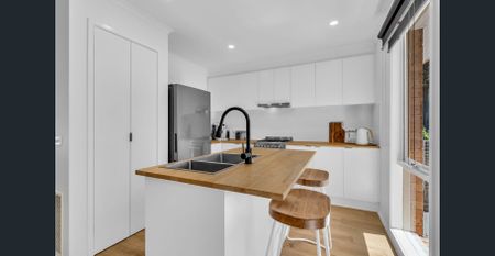 MODERN LIVING - Photo 4