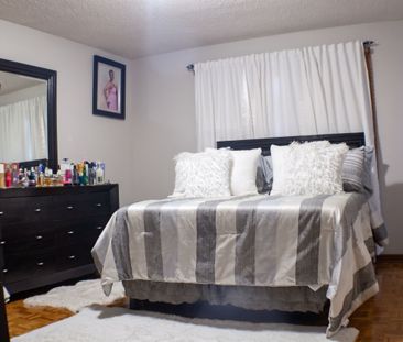 For Lease - 24 Fallen Oak Court, Brampton, Ontario - Photo 5