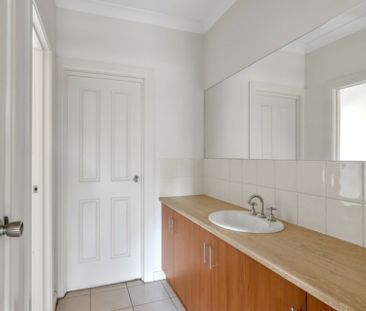 14 Chifley Avenue, Hope Valley SA, Belconnen - Photo 6