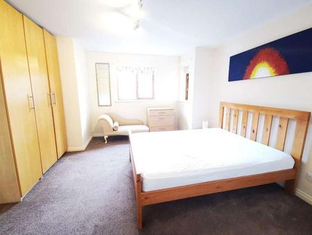 Williams Park, Longbenton, NE12 - Photo 2