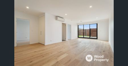 Ground Floor Apartment with Huge Courtyard - Photo 2