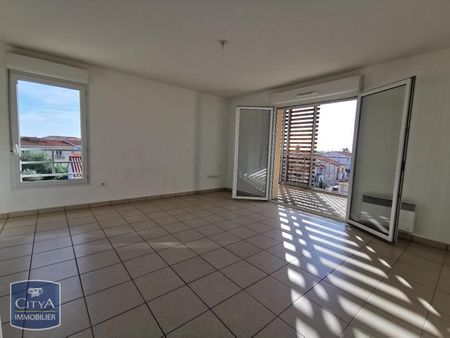 Location Appartement 3 pièces 52m² ST LAURENT DE LA SALANQUE 66250 - Photo 2